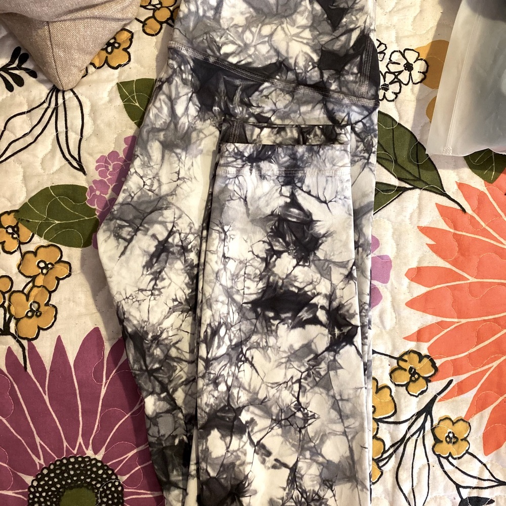 Lululemon marble leggings